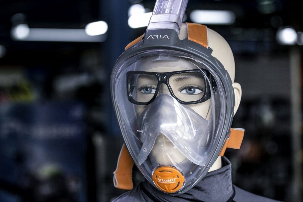 How to keep the snorkel mask from fogging